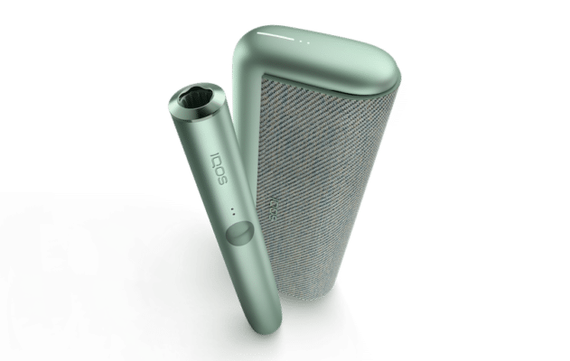 IQOS Iluma Prime Kit Green stehend